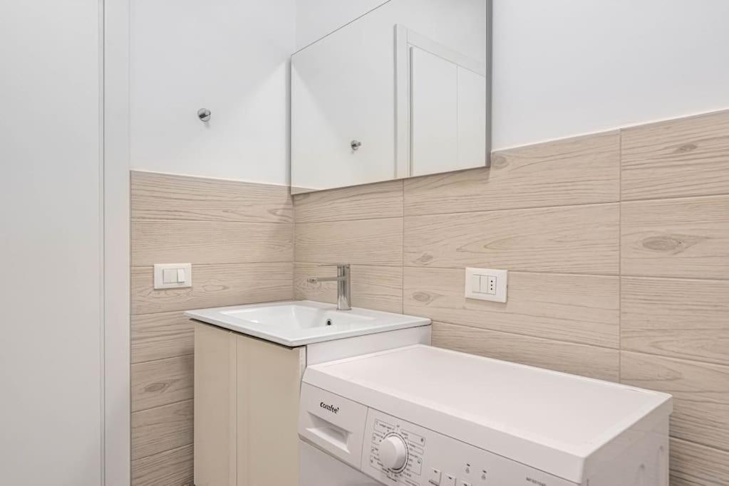 Sant'agnese Cosy Flat - Few Steps Of Verdi Theatre Appartamento
